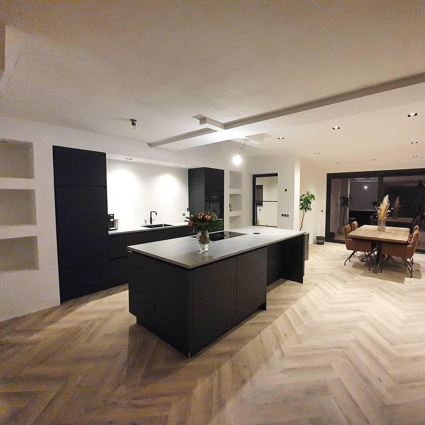 Sample Vivafloors Visgraat Plak – Licht Vergrijsd Eiken